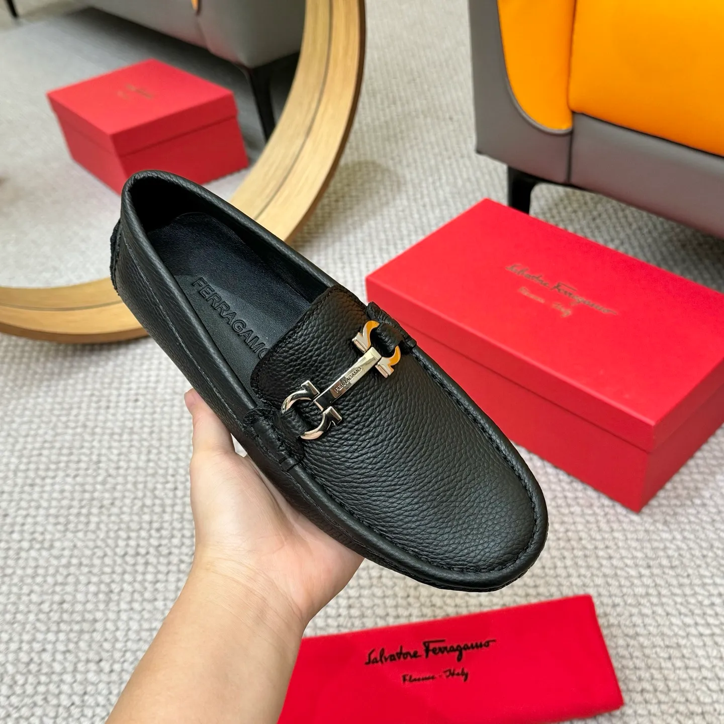 Men's men's shoes 💰420 (Yangli) Ferragamo 〰Ferragamo 2⃣️0⃣️2⃣️5️⃣ New series 👊🏻 Upper 🇮🇹 Italian imported calfskin, original outsole molding. Water-dyed sheepskin lining. The identity of every successful man is set off, and the upper and lower shoes are elegant and stable🚶🏻🚶🏻The high-end custom counter original replica is an eternal classic🔍️Number of codes: 38-46 with counter packaging